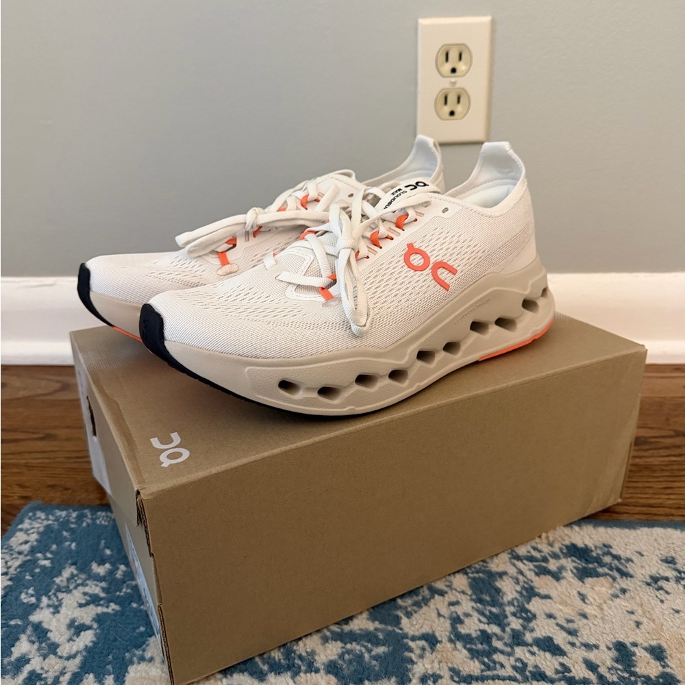 ON Men's White and Orange Athletic Shoes